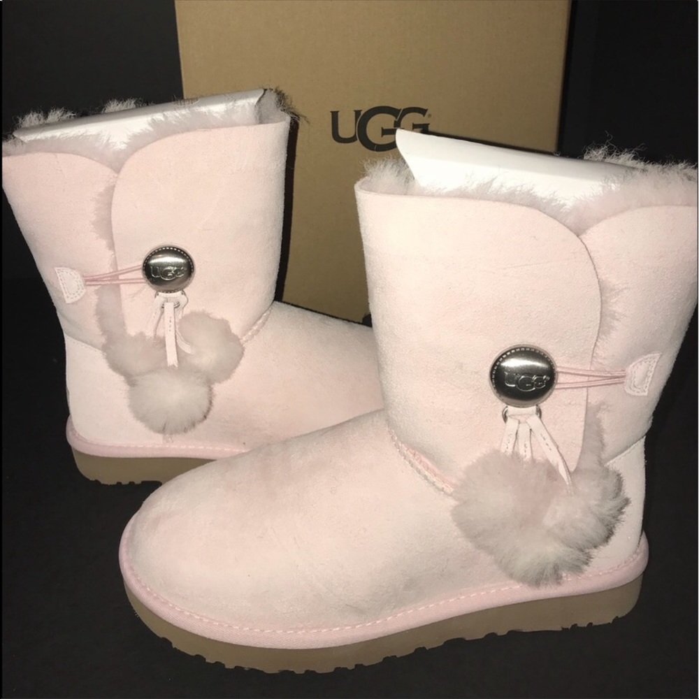 pink bailey button puff uggs- brand new!